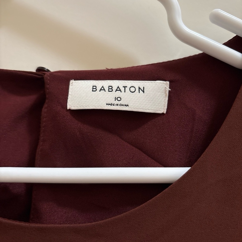 Aritzia Babaton Hamptons Burgundy Midi Dress Back Cut Out Side Slit  Size 10 - Picture 3 of 4